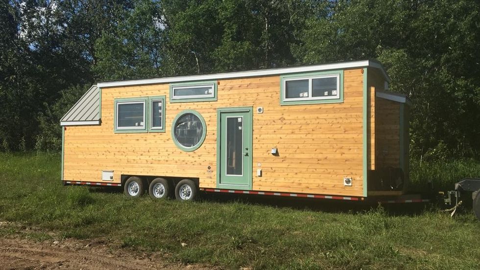 Precious Tiny Home In Ontario Hits Market For Under 200K LaptrinhX 