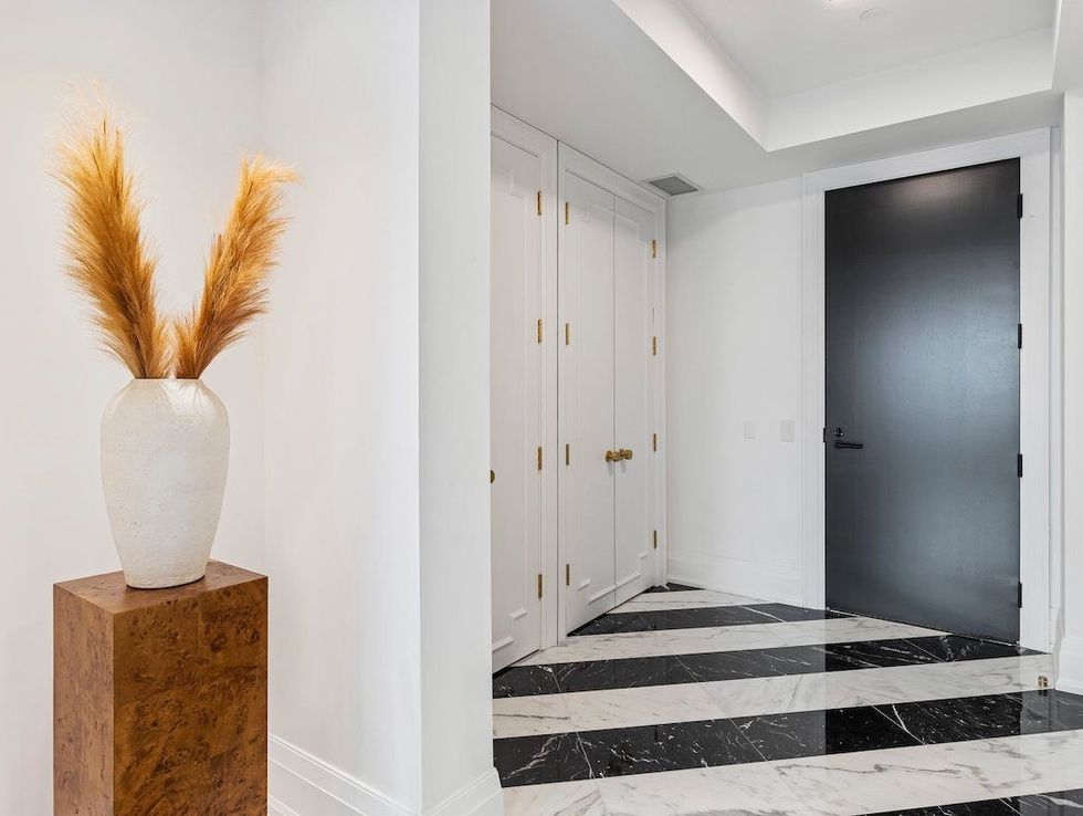 This Brand New Yorkville Suite Puts the ‘Lux’ in Luxurious
