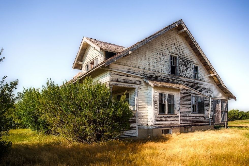 New HGTV Series Documents the Transformation of Hoarder Houses